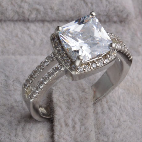 Princess Brilliant Platinum Plated Ring Diamond Engagement Ring of Wedding Ring for Women